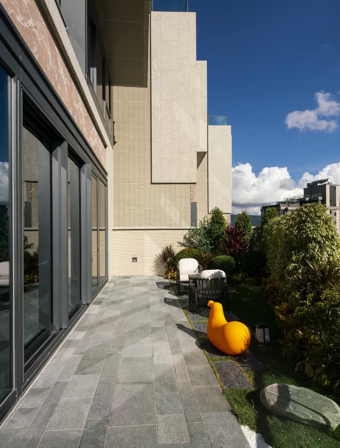 Outdoor resting space